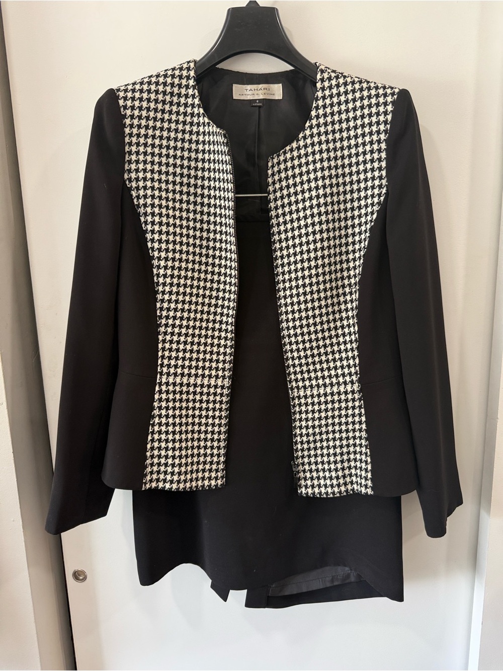 Tahari Black and White Houndstooth Open-Front Blazer